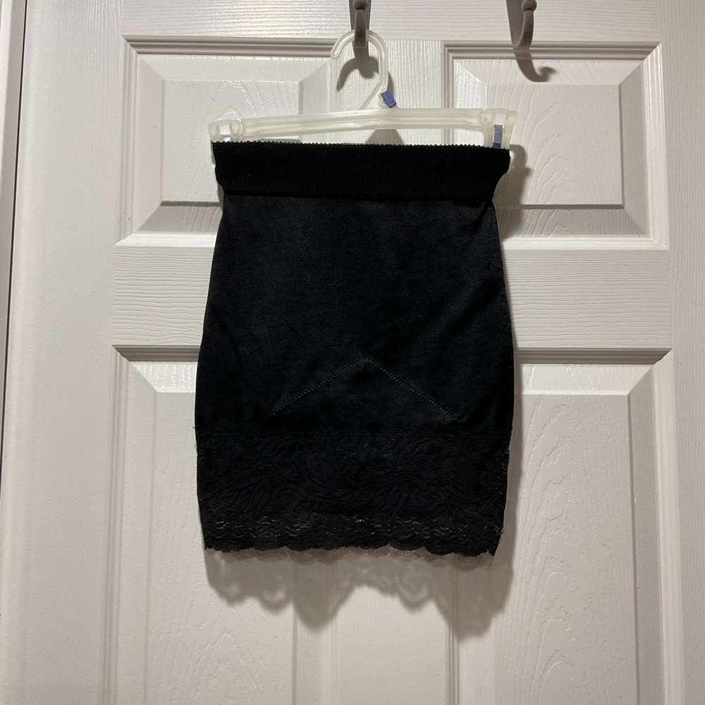 Chic Black Lace Shapewear Skirt